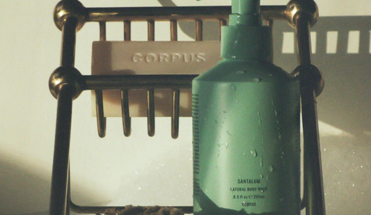 Mildes Duschgel ohne Sulfate: Worauf es bei trockener und empfindlicher Haut ankommt